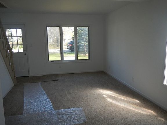3rd image of 507 Knollwood St
