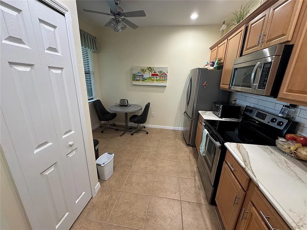 2 bed, 1.0 bath, 1600 sqft, $2,150 — Photo 4