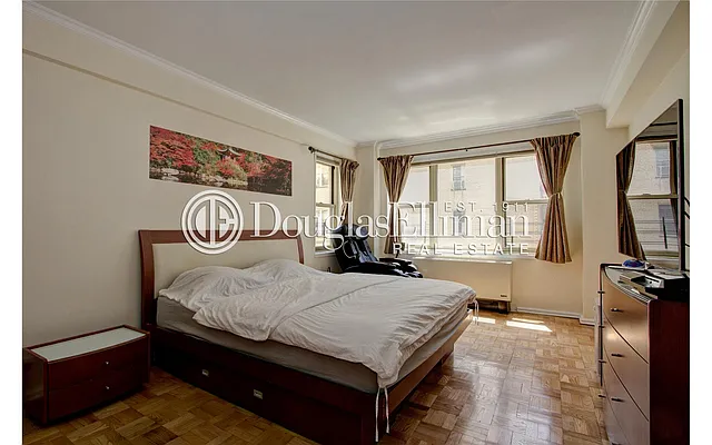 Sold by Douglas Elliman | media 18