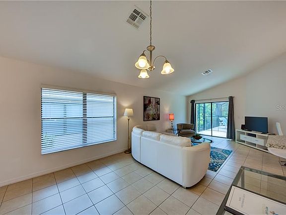5th image of 2215 Victoria Dr