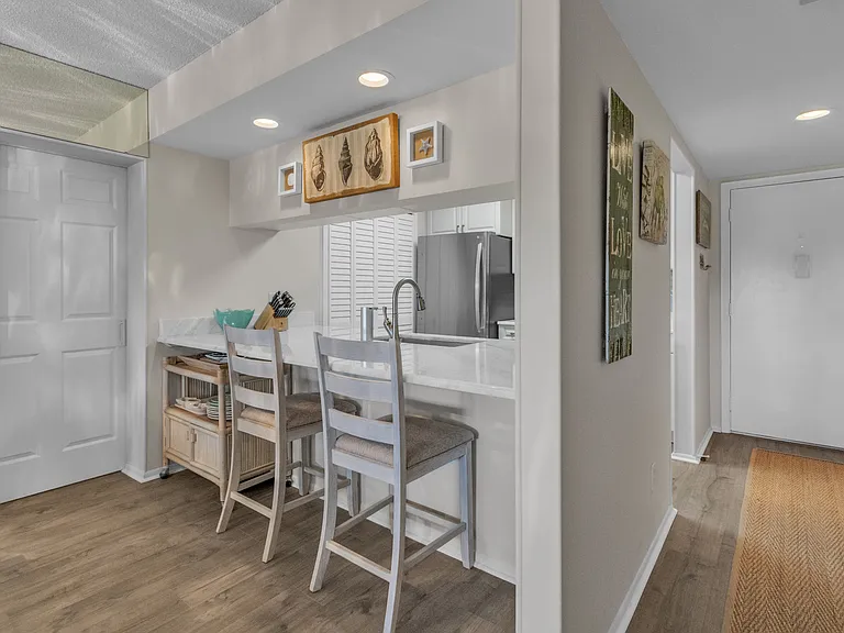 24 Plantation Dr #206 — Photo 8