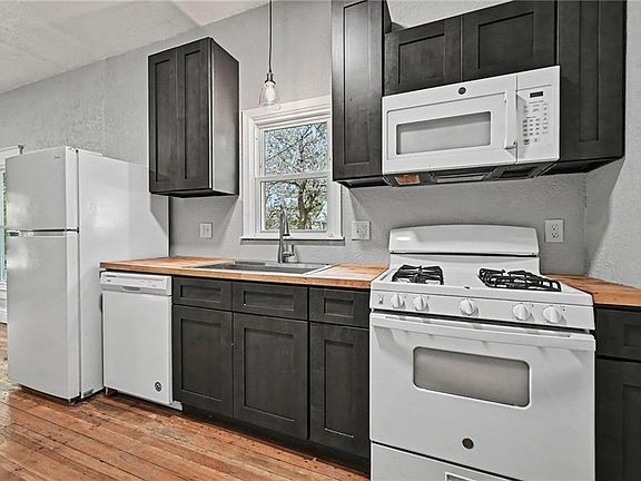 5th image of 209 S Mulberry St