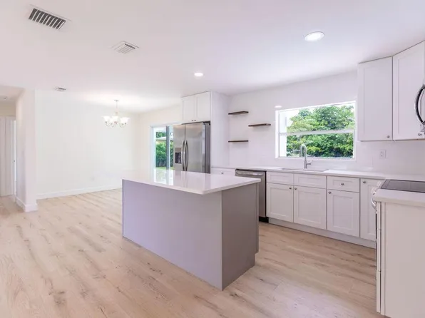 858 SE Stafford Drive, Stuart, FL 34996