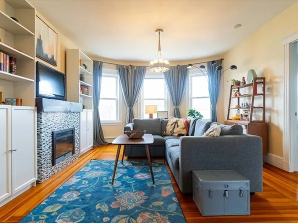 153 Rowe St #3, Roslindale, MA 02131