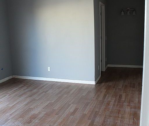 5th image of 2739 Harrod Ave