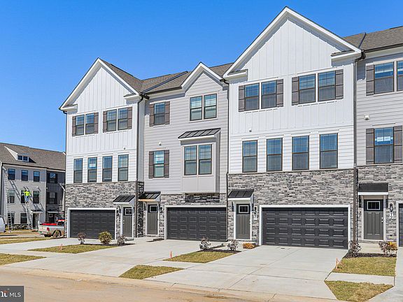 2nd image of 421 Ensemble Way