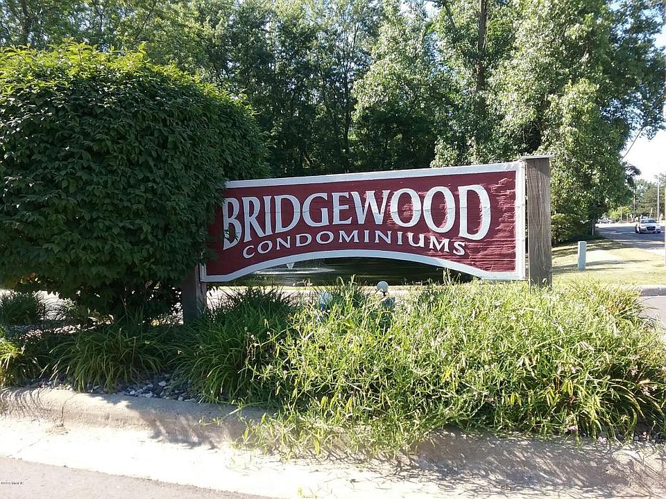 1st image of 153 Bridgewood Dr
