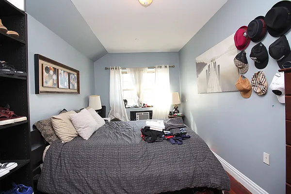 Rented by Nooklyn NYC LLC | media 112