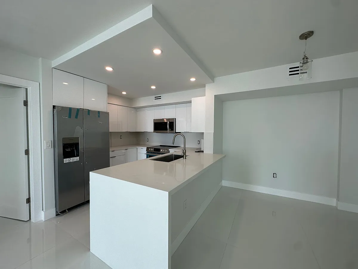 Building Photo - 1155 Brickell Bay Dr #3209