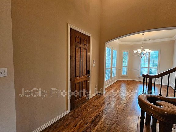 2nd image of 1009 Ricci Ct