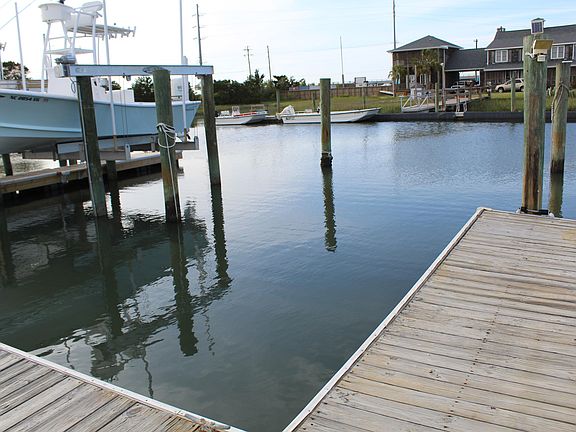 2nd image of Slip 4 Beaufort Marina Vlg Yacht Club