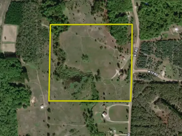 8055 N 7th Rd, Mesick, MI 49668