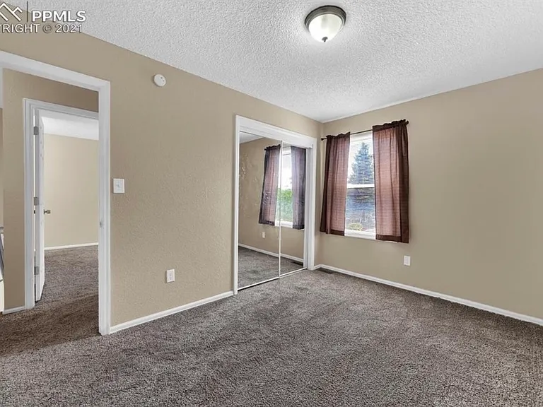 1220 Irving Ln — Photo 14