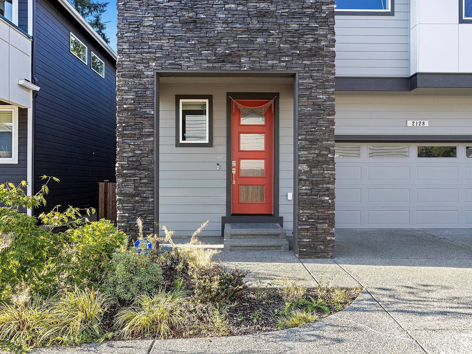 4 bed, 2770 sqft, $4,699 — Photo 3