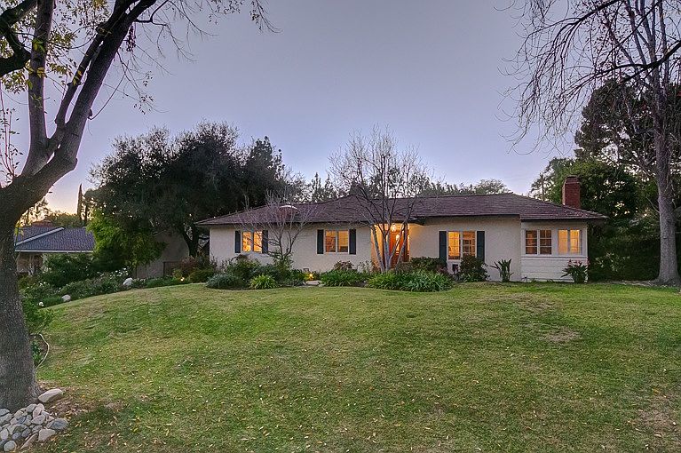1st image of 4811 Vineta Ave