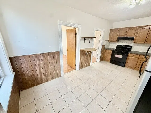 3 bed, 9999 sqft, $3,500 — Photo 3
