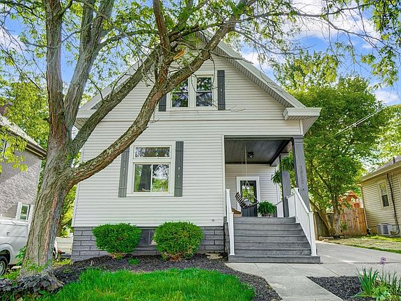 2nd image of 3928 Lovell Ave