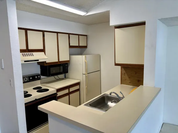 2796 S University Drive #2207, Davie, FL 33328