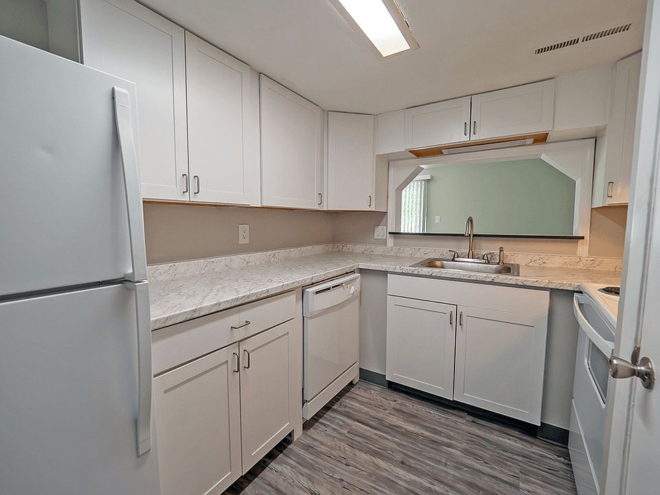 Accessible, U-Shaped Kitchen Layouts (in select homes)