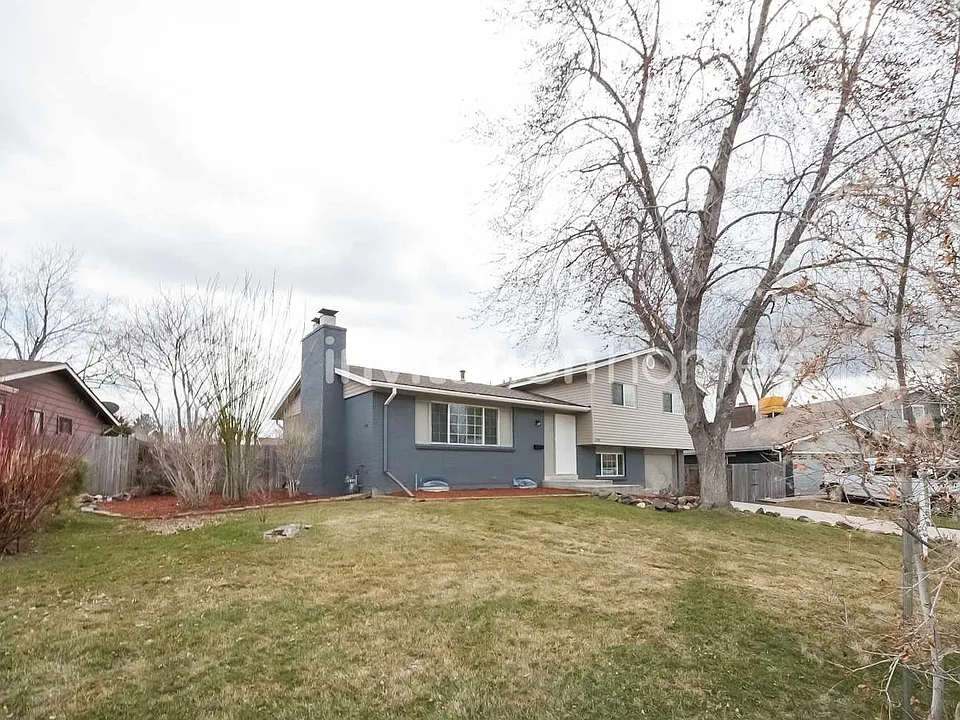 3760 W 95th Pl