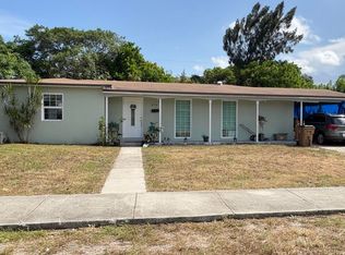 272 NE 42nd St, Deerfield Beach, FL 33064