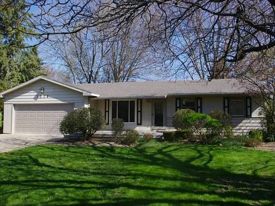 1214 W Herbison Dr photo 1