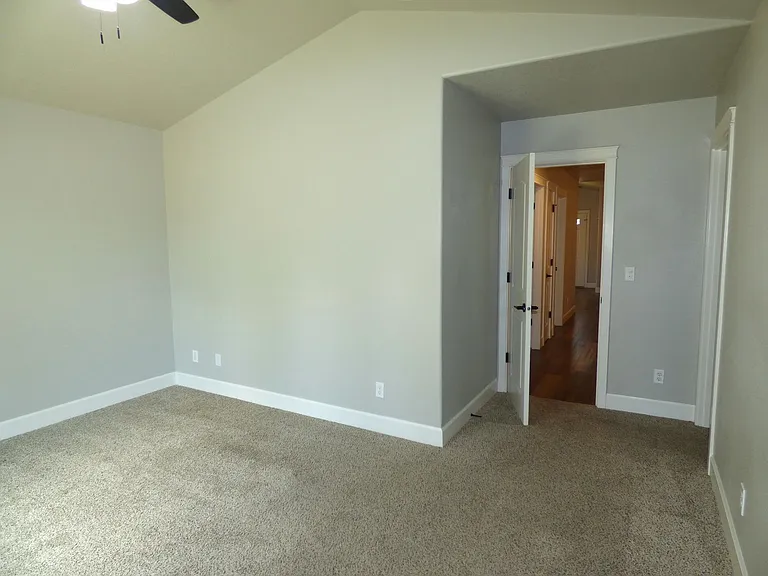 3576-3578 Fisher Ct NE — Photo 33