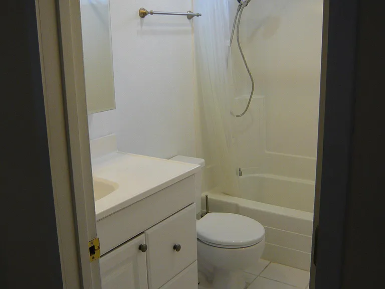 4404 Bond St #L — Photo 23