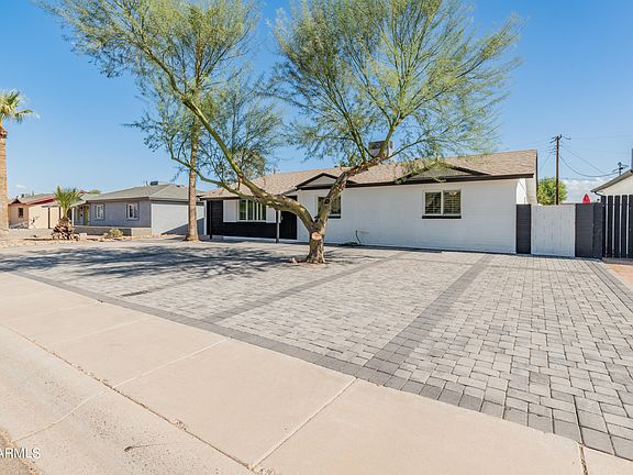 3rd image of 1025 S SIESTA Lane