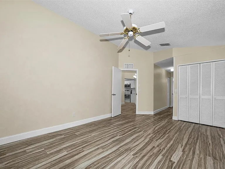 4638 Sheffield Dr — Photo 14