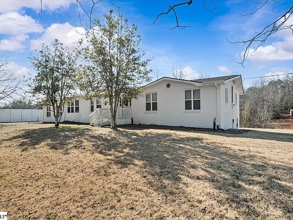 3rd image of 630 McConnell Rd