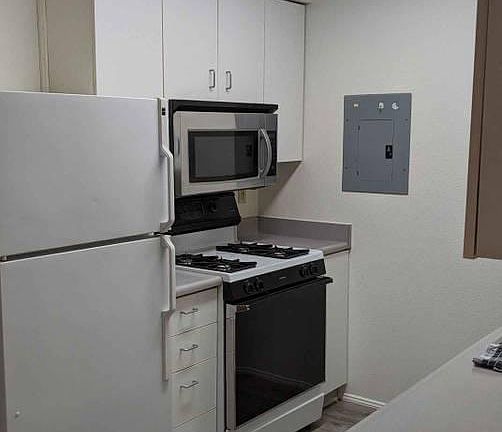 4th image of 6909 Weedin Pl NE APT A105