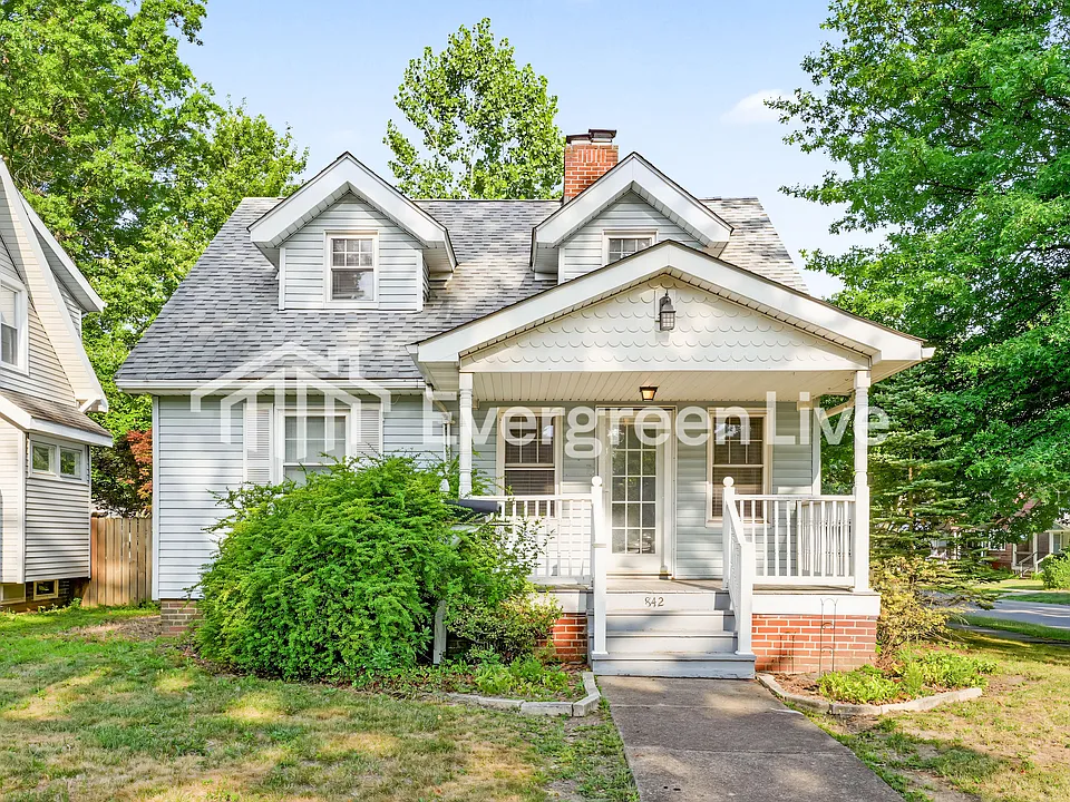 842 Montford Rd