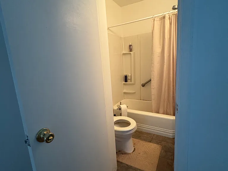 934 Saint James St #934 — Photo 14