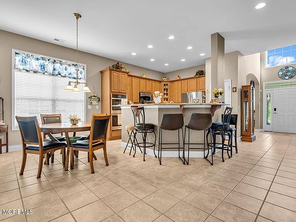5th image of 70 Bayville Way