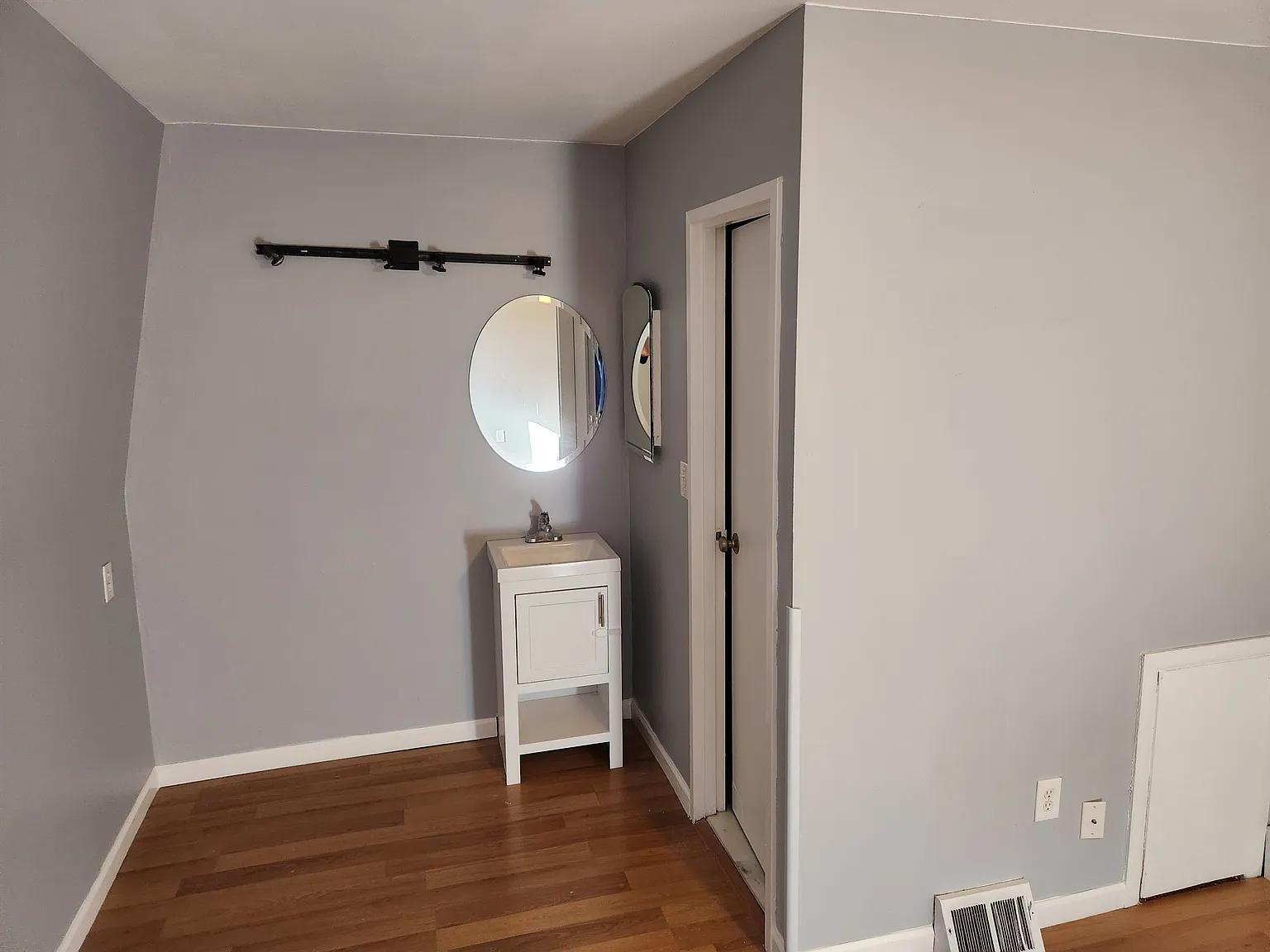 3 bed, 2.5 bath, $2,000 — Photo 2