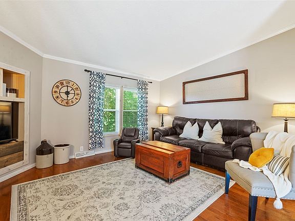5th image of 405 Hiland Valley Dr