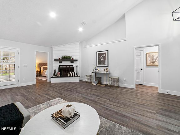 3rd image of 8829 NATURE VIEW Lane W