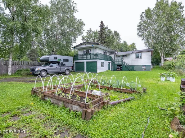 1544 Nichols St, Anchorage, AK 99508