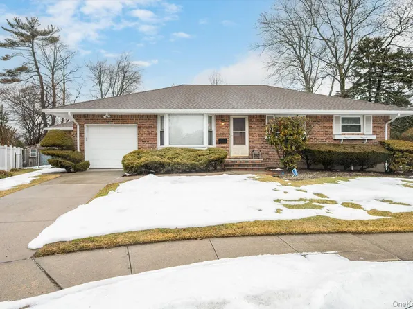 9 Ellis Drive, Syosset, NY 11791