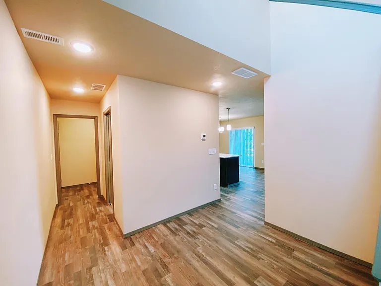 1202 N Bell St — Photo 7