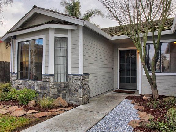 2nd image of 831 Brittany Cir