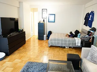 Rented by Urban Real Estate Inc