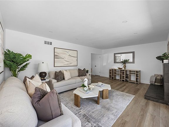 3rd image of 9552 Rhea Ave