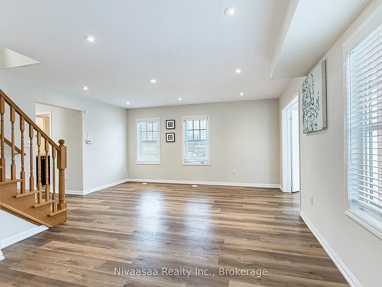 18 Betterton Cres — Photo 16