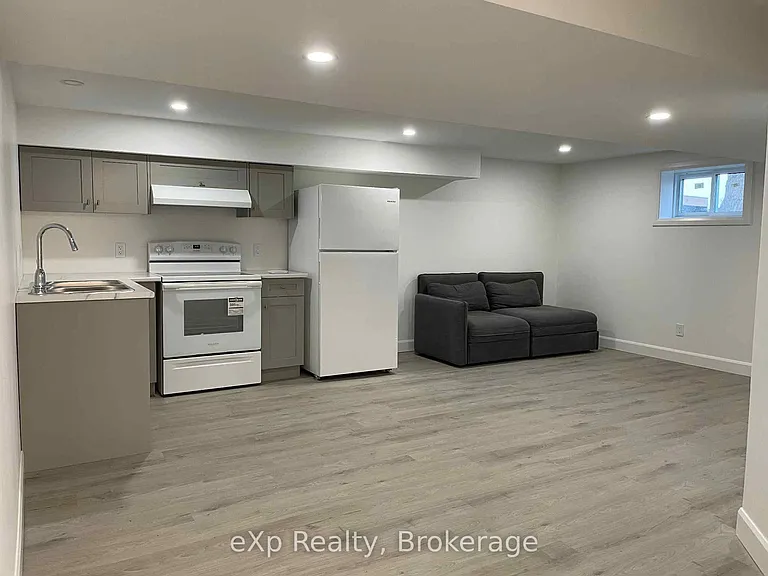 536 Dundas St E #LOWER — Photo 3