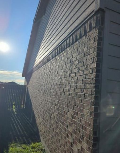 2nd image of 7726 Country Ln Space L