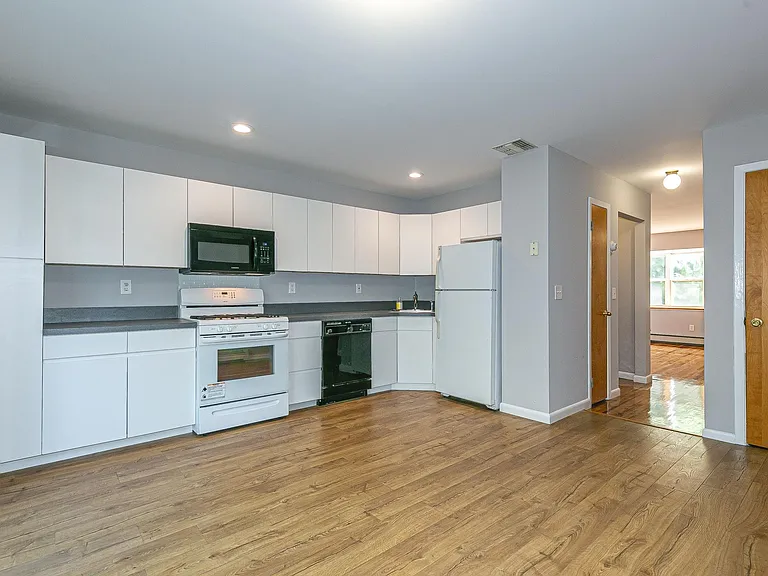 40 Herb Hill Rd #I — Photo 4