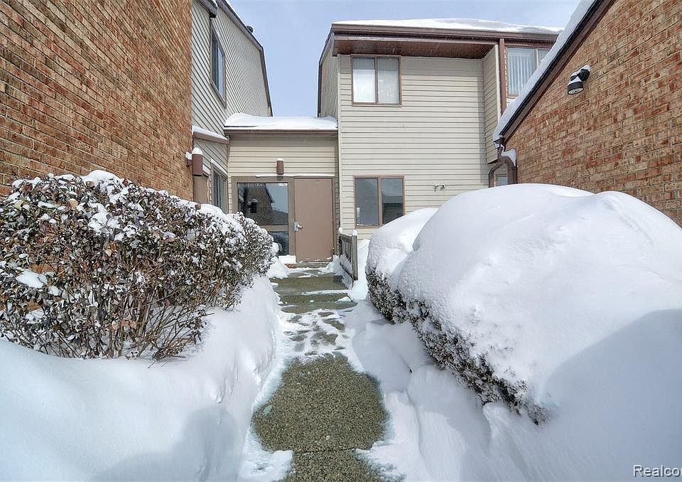 1st image of 4555 Laurel Club Cir APT 39