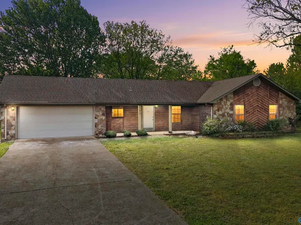 910 Jimmy Fisk Rd, Hazel Green, AL 35750